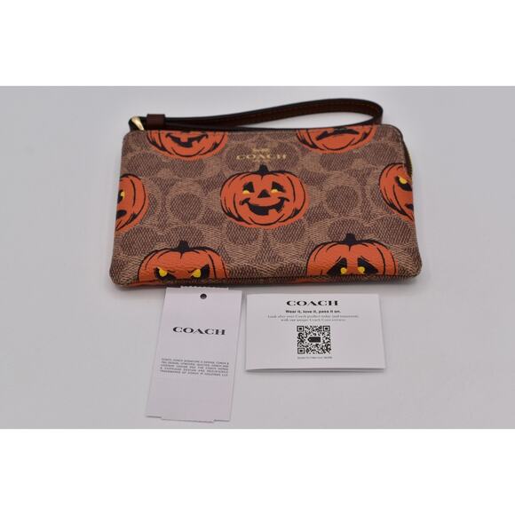 Coach Corner Zip Wristlet In Signature Canvas With Halloween Print Pumpkin NWT - Picture 2 of 16